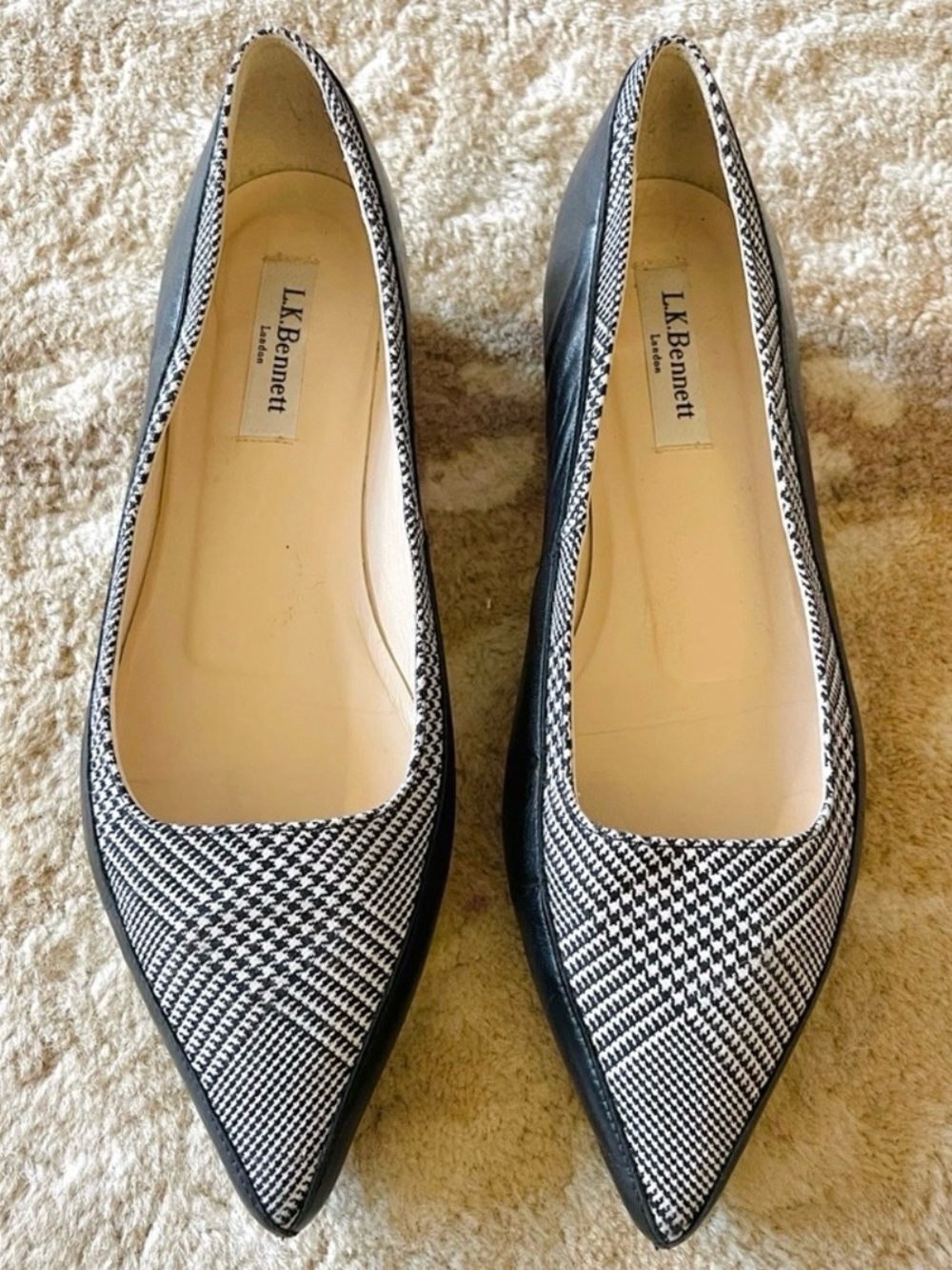 LK Bennett Black & White Houndstooth Plaid Pointed Toe Flats Size 37